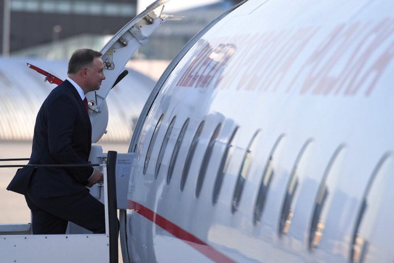 Самолет президента Польши Дуда