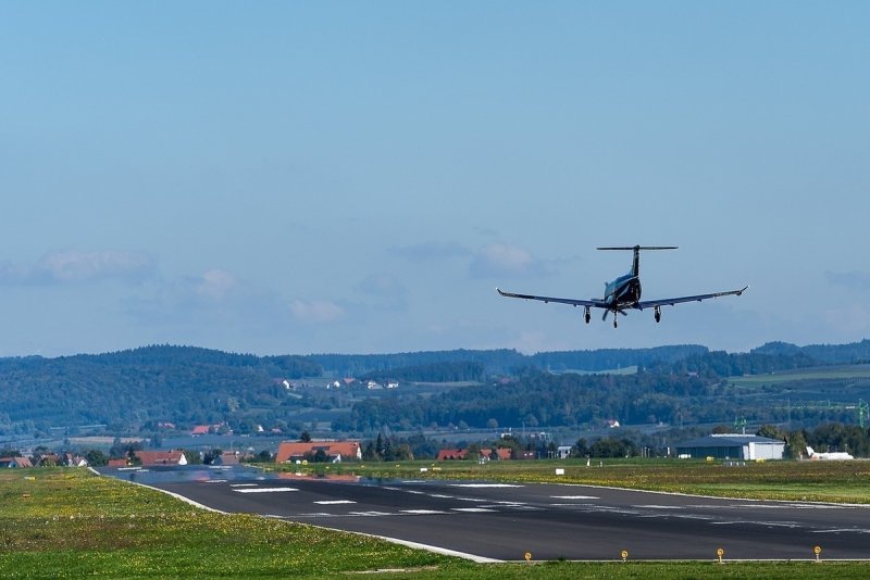 Landing Airport