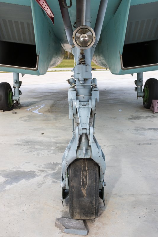 Су-25 переднее шасси