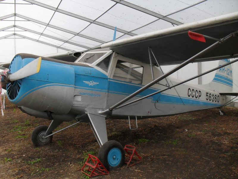 Самолёт як-12б