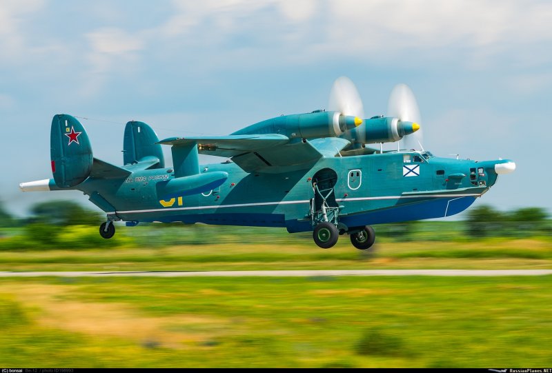 Турбовинтовой самолет амфибия