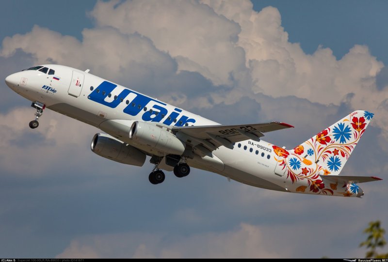 Самолет Sukhoi Superjet 100-95