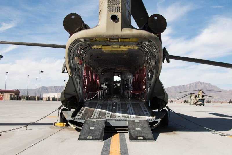 Boeing Ch-47 Chinook внутри