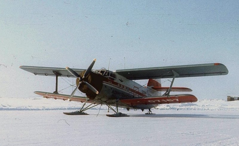 Самолёт АН-2 полярной авиации