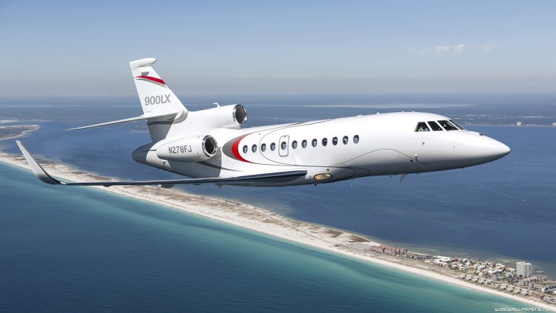 Falcon 900