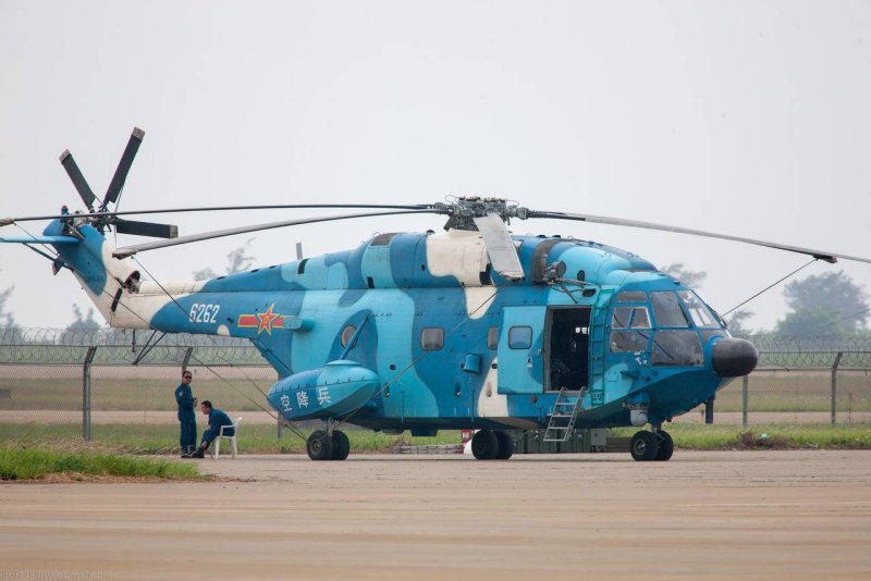 Z-8 вертолет