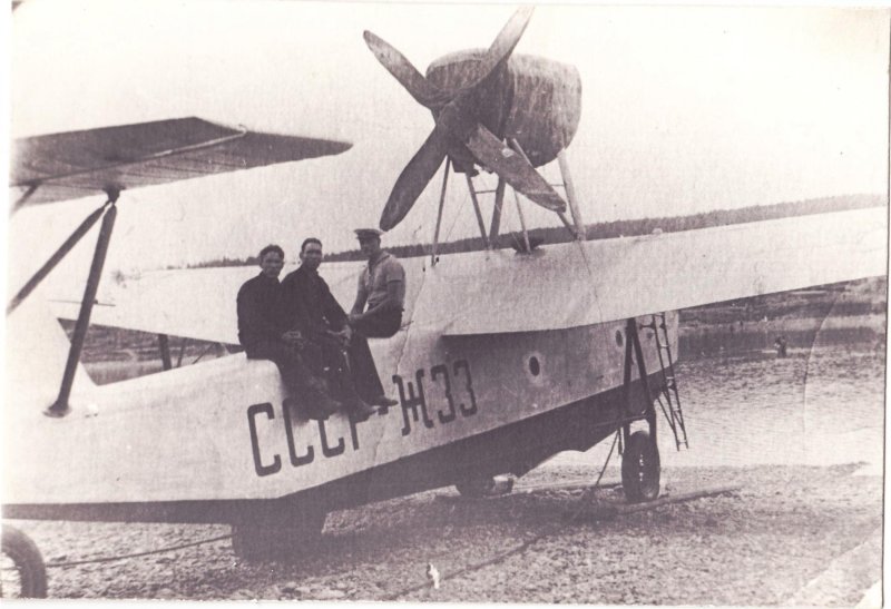 Самолет МП-1 на лыжах
