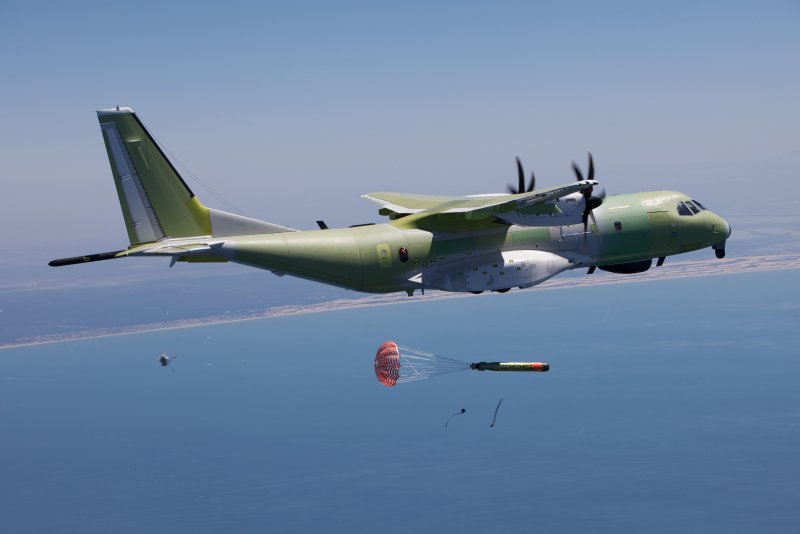 Самолет casa c-295