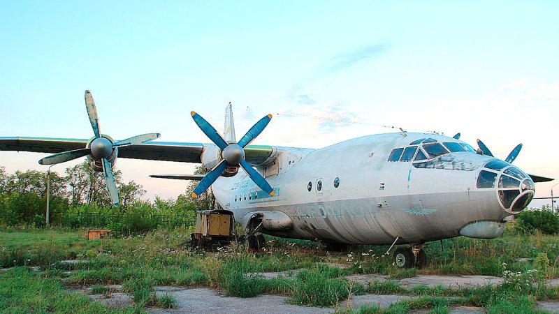 АН 12 заброшенный