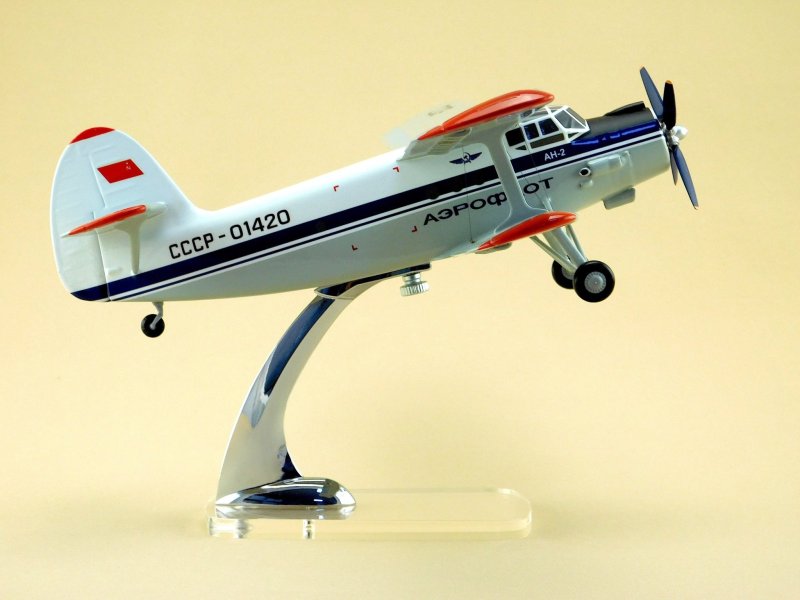 Модель самолёта АН-2