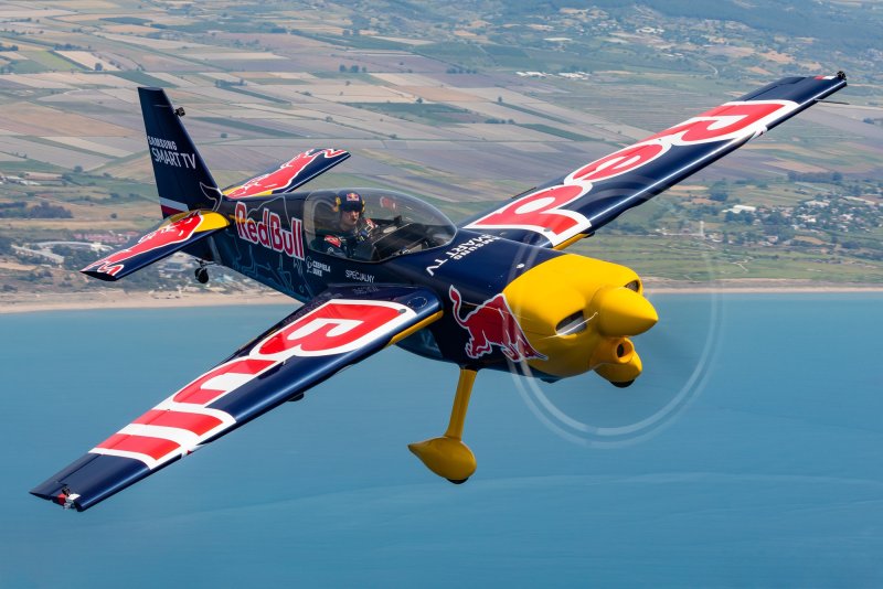 Ред Булл Эдж 540