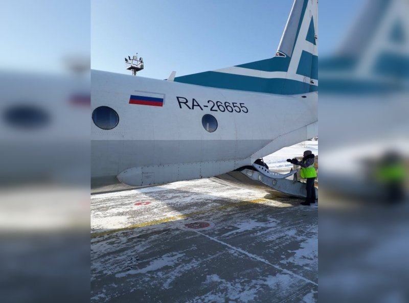 Самолет Иркутск сел аварийно