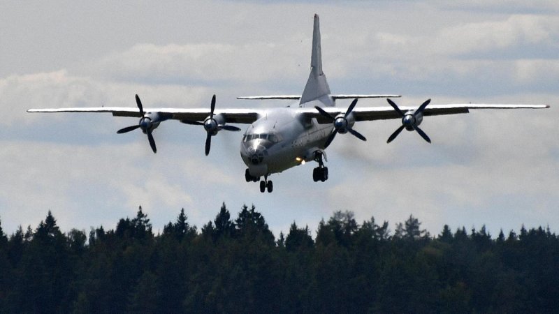 АН-12 авиакомпании