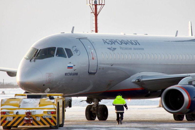 АТР-72 самолет Ханты-Мансийск Омск