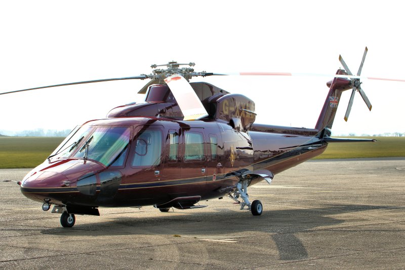 Современный вертолет Sikorsky s76