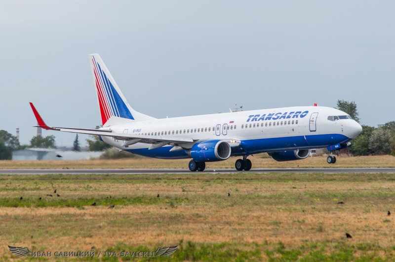 Боинг 737 с флагом России
