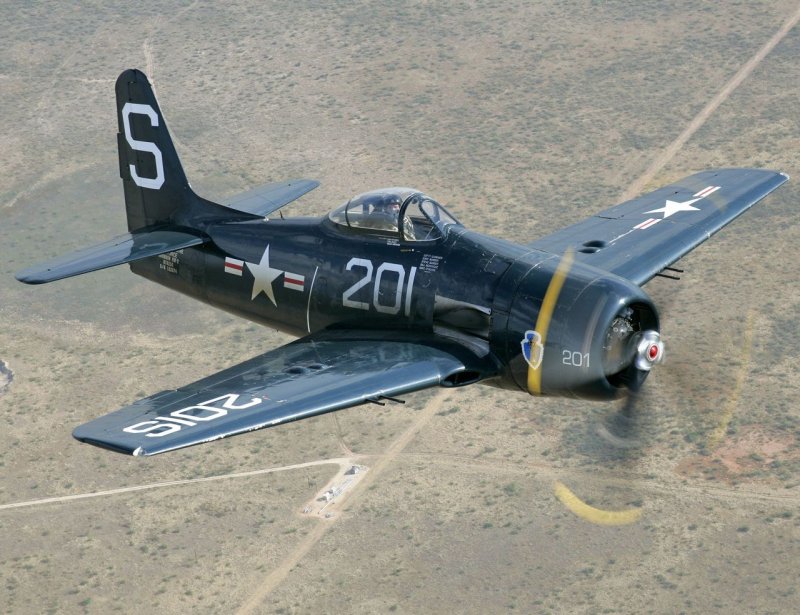 Самолет f8f Bearcat
