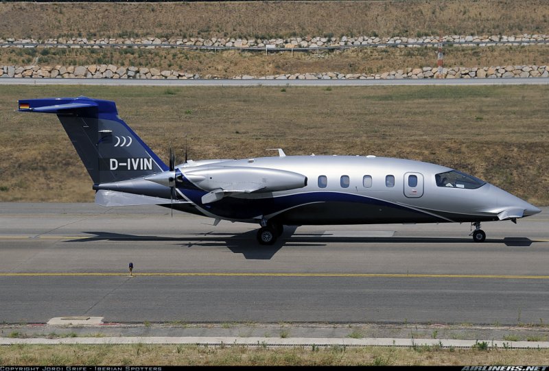 Самолет Piaggio p180 Avanti II