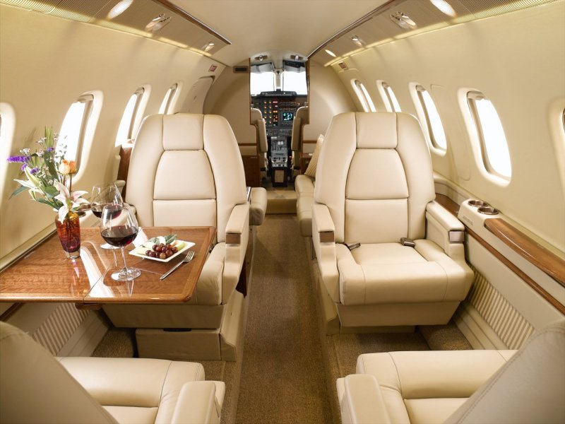 Самолет Piaggio p180 Avanti II