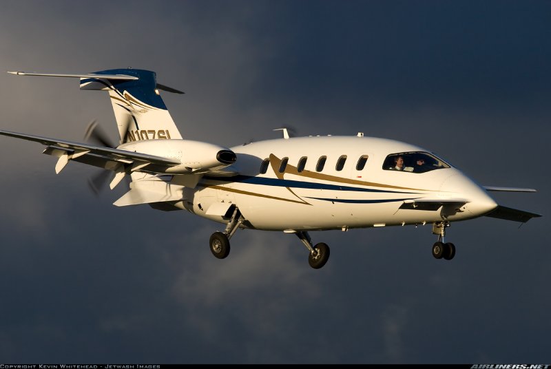 Piaggio p180