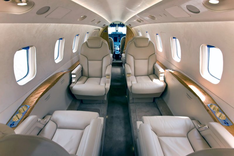 Самолет Piaggio p180 Avanti II