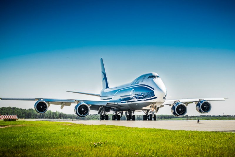 Грузовой самолет Боинг 747