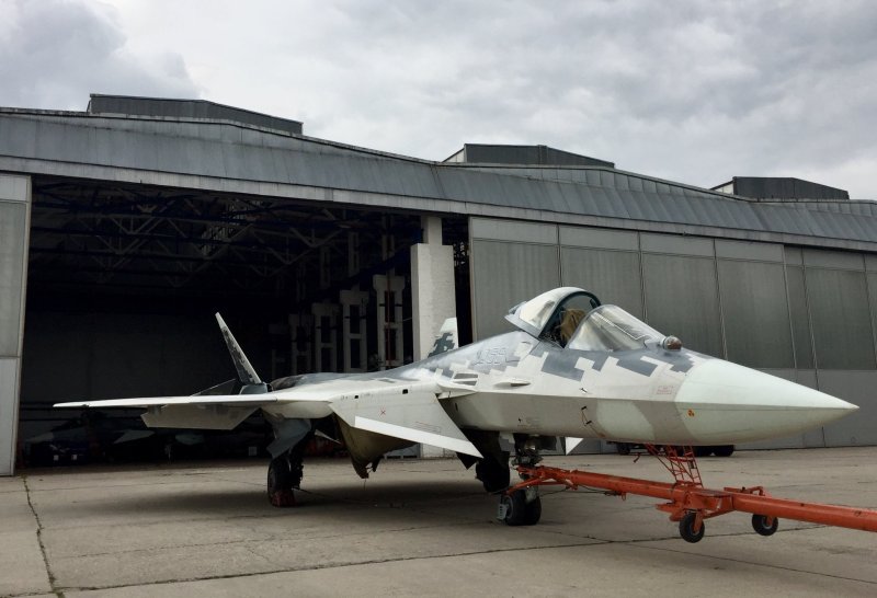 Су-57 на стоянке