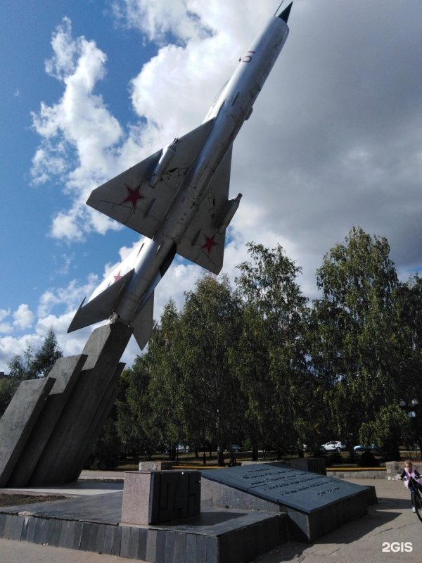 Памятник самолет Тамбов