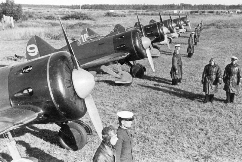 Самолет Поликарпова и-16