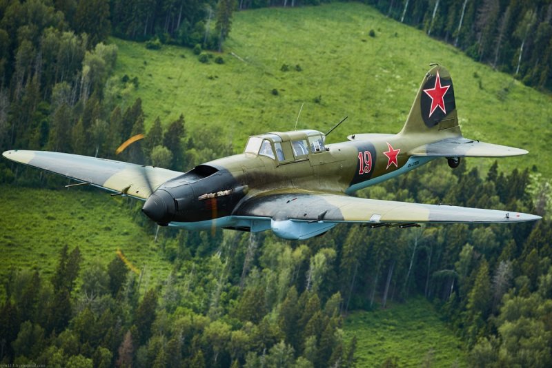Самолёт ил-2