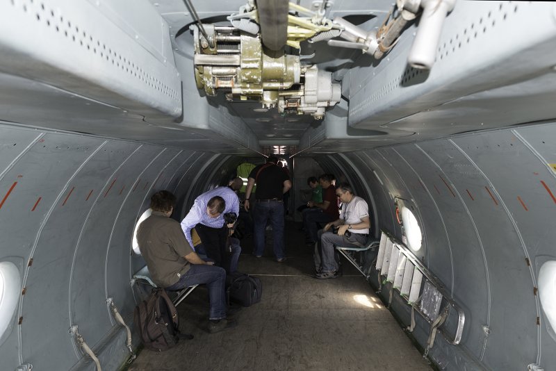 АН-26 военно-транспортный самолёт салон