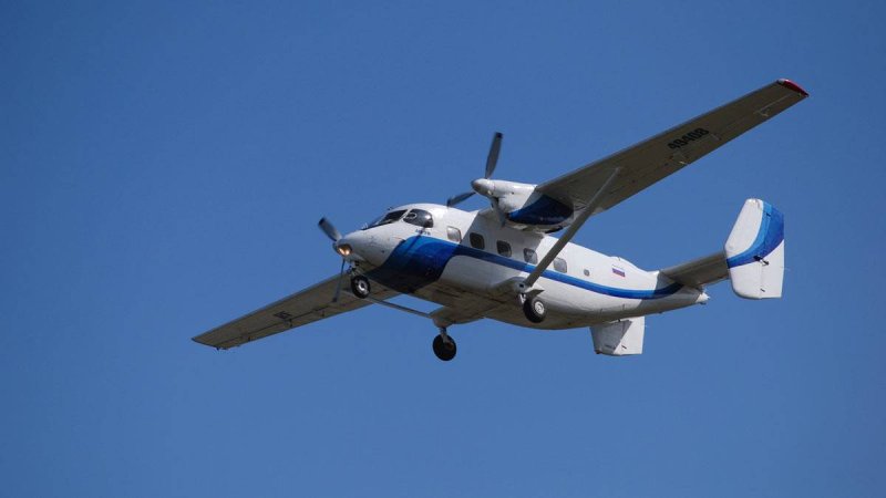 АН-28 военно-транспортный самолёт