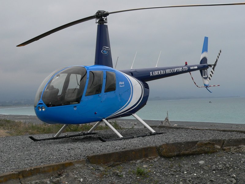 Вертолёт Robinson r44 хвост