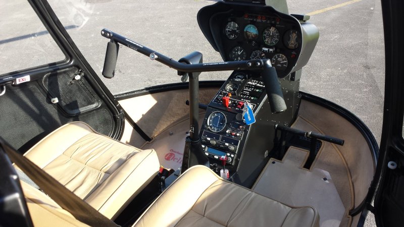 Вертолет Robinson r22 кабина