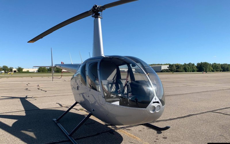 Robinson r44 вместимость