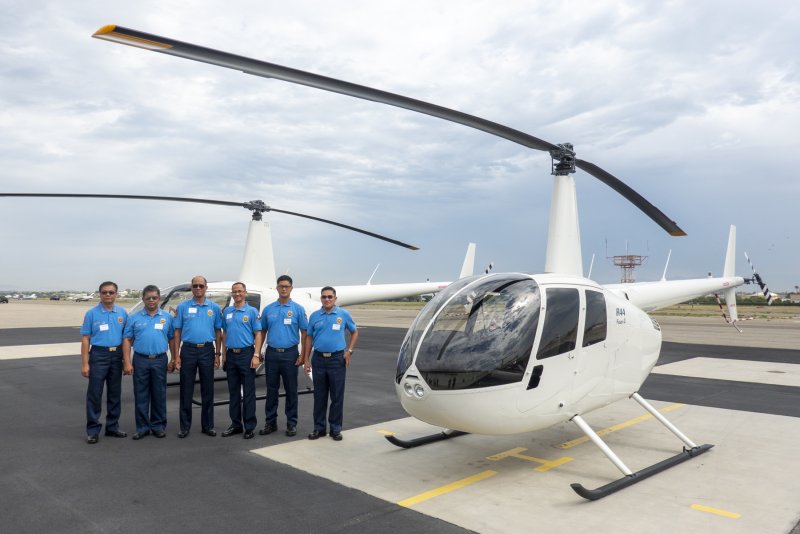 Вертолет Robinson Helicopter Company r-44 II