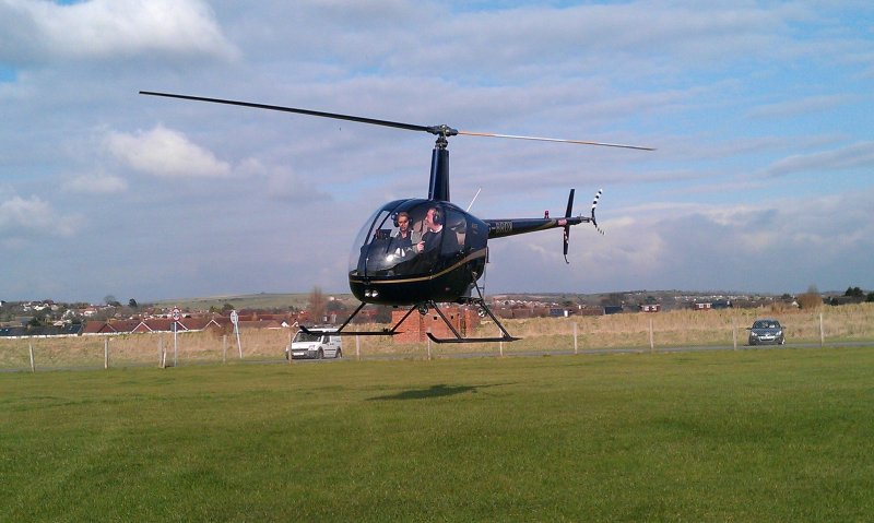 R22 вертолет