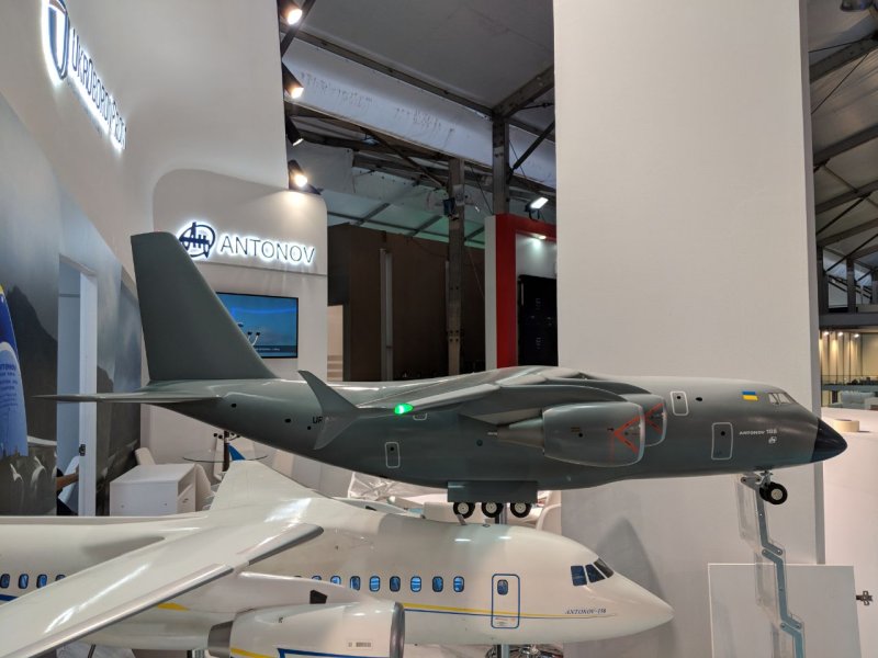 АН-188 транспортный самолёт