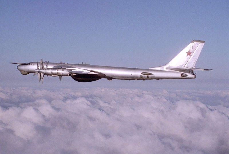 Советский стратегический бомбардировщик ту-95