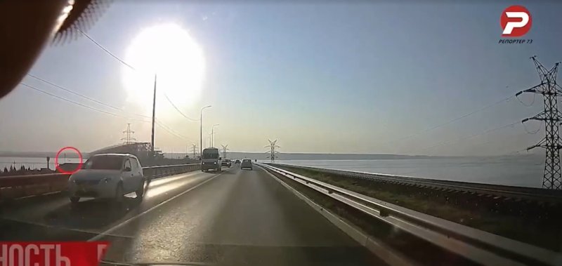 Самолет под мостом Ульяновск