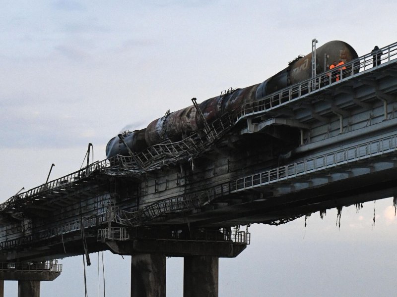 Мост после взрыва
