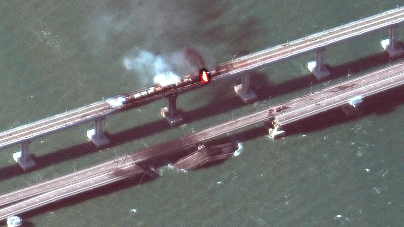 Спутниковые снимки Крымского моста