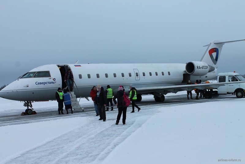 Самолёт Бомбардье CRJ 200 Северсталь