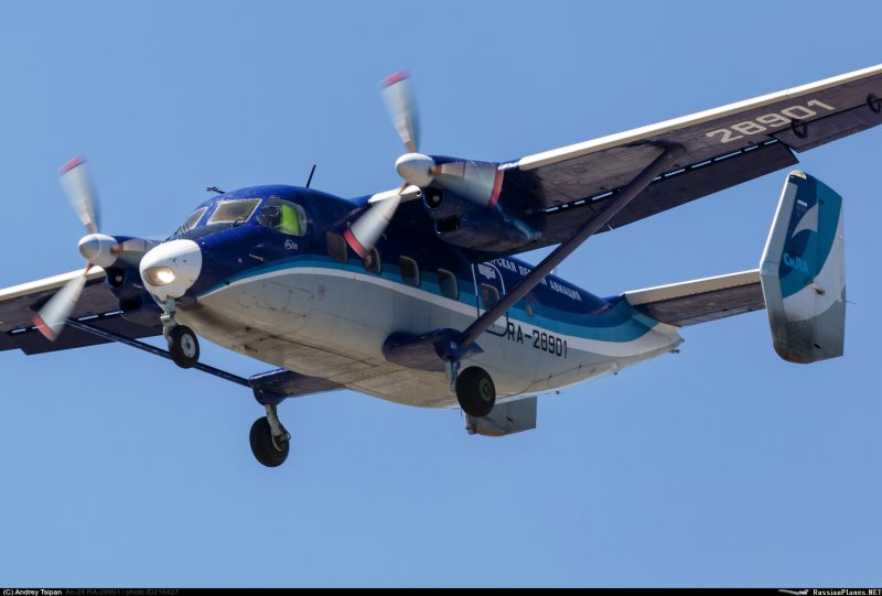 АН-28 пассажирский самолёт