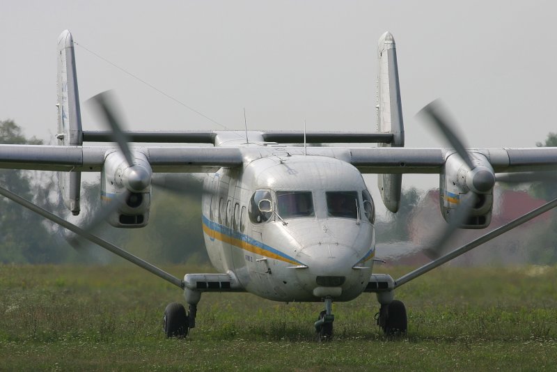 АН 28 самолет