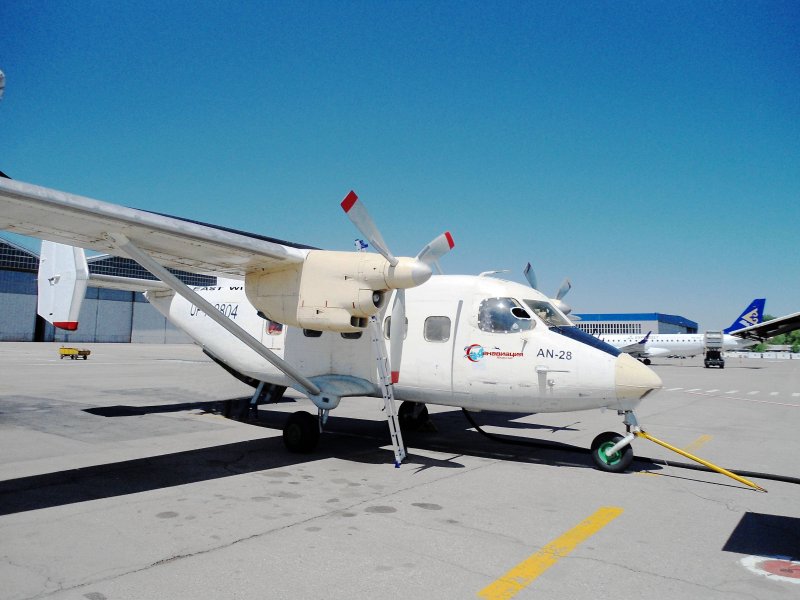 АН-28 пассажирский самолёт салон
