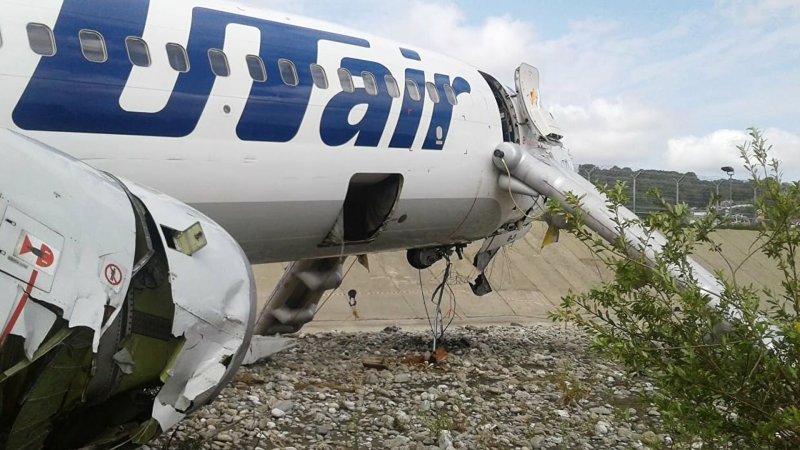 Боинг 737 ЮТЭЙР Сочи