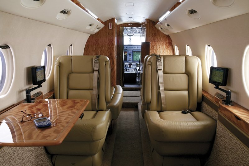 Бизнес-Джет Gulfstream g150