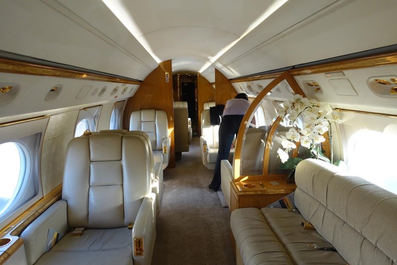 Plane Seat 25h