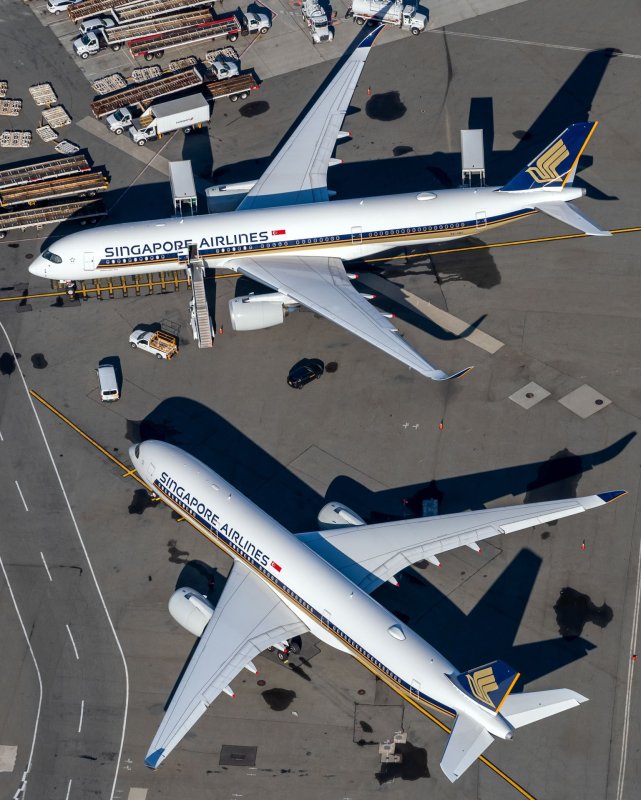 Сингапур Аирлинес a350